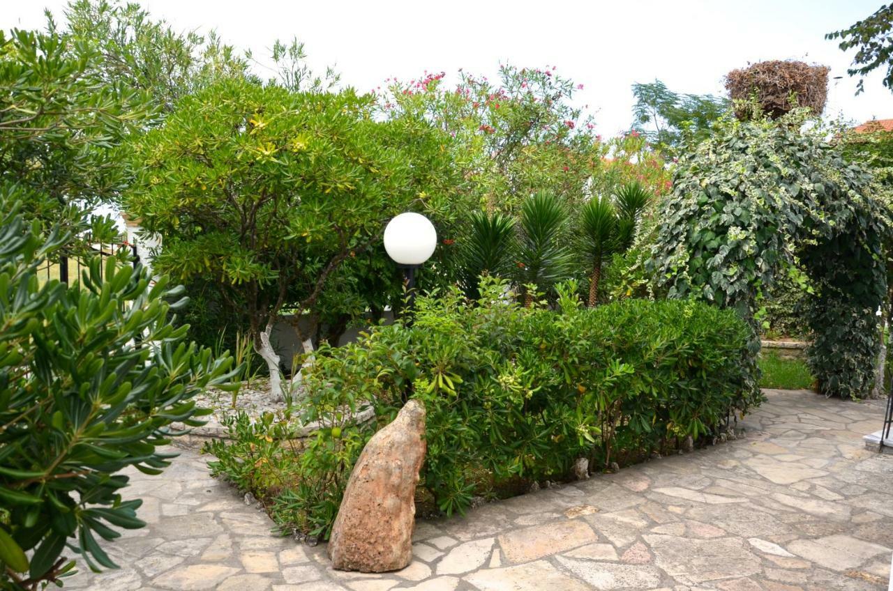 ロダKostas' Gardenアパートメント エクステリア 写真