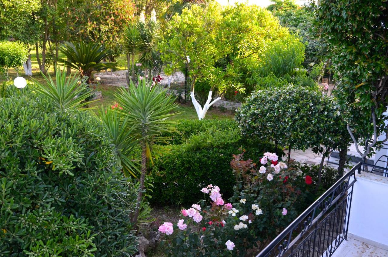 ロダKostas' Gardenアパートメント エクステリア 写真